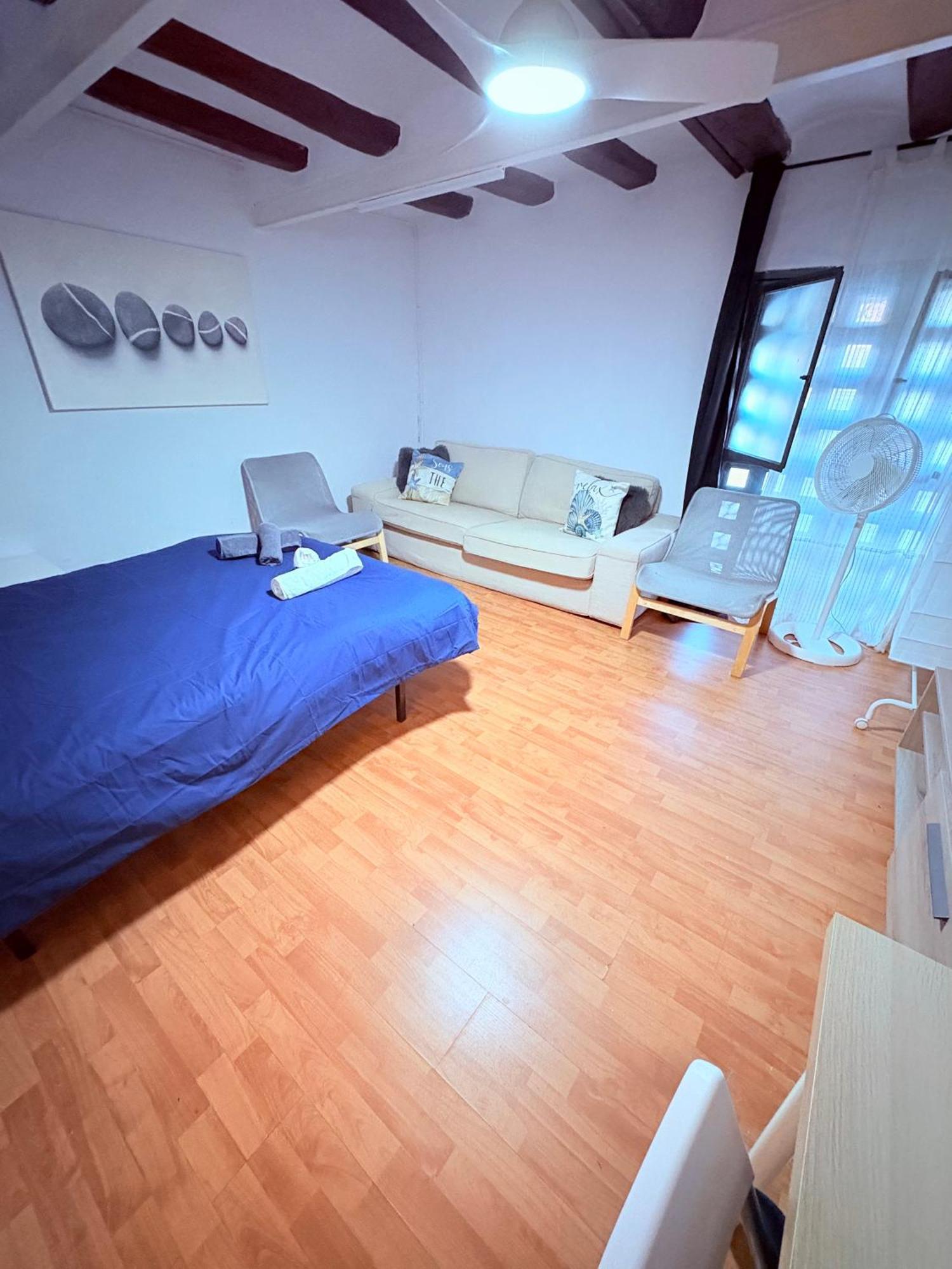 Stunning Flat For 6 People 3 Blocks From The Beach Plus Welcome Breakfast Барселона Экстерьер фото