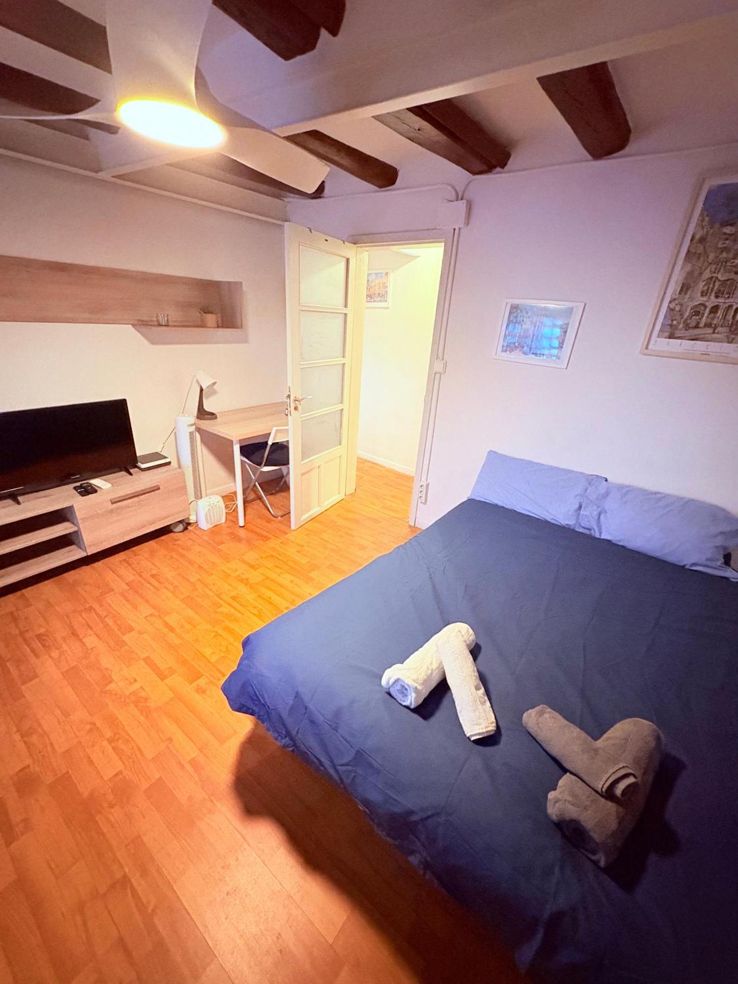 Stunning Flat For 6 People 3 Blocks From The Beach Plus Welcome Breakfast Барселона Экстерьер фото