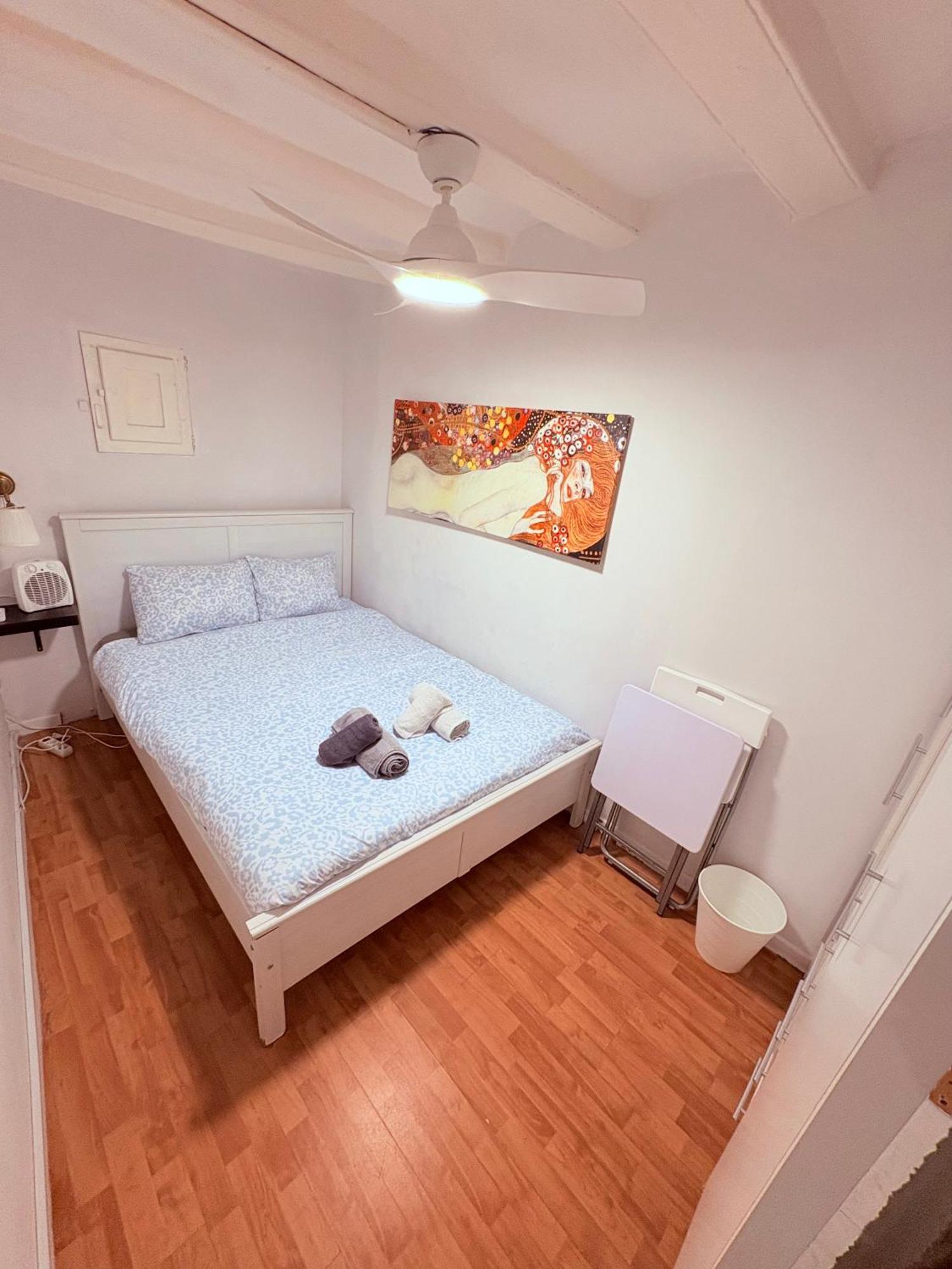 Stunning Flat For 6 People 3 Blocks From The Beach Plus Welcome Breakfast Барселона Экстерьер фото